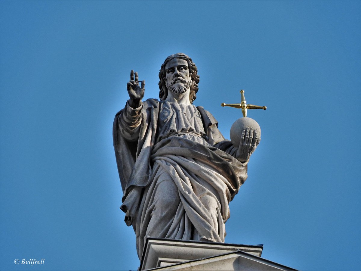 Bellfrell's tweet photo. "Laß dein Angesicht leuchten über deinem Knecht, und lehre mich deine Gesetze!
Laß meine Seele leben, damit sie dich preisen kann.
Deine Entscheidungen mögen mir helfen."
(Aus dem heutigen Psalm)

Euch allen einen gesegneten und schönen #Martinitag! https://t.co/zem2N1T4Pn