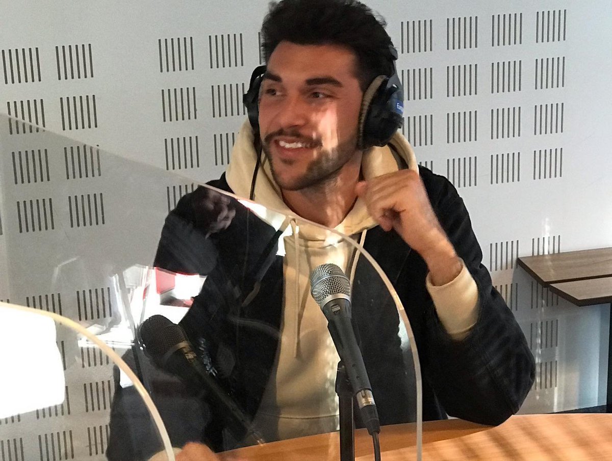 AlbanAZAIS's tweet photo. #Radio #Studec #Formation #Médias #Audiovisuel
Quelques photos de la grande famille du Studio Ecole de France qui s'agrandit 😍 Première année 🥳
La suite c'est ici 🔍https://t.co/nnvkK20YD1 https://t.co/JmH4SgKf4U