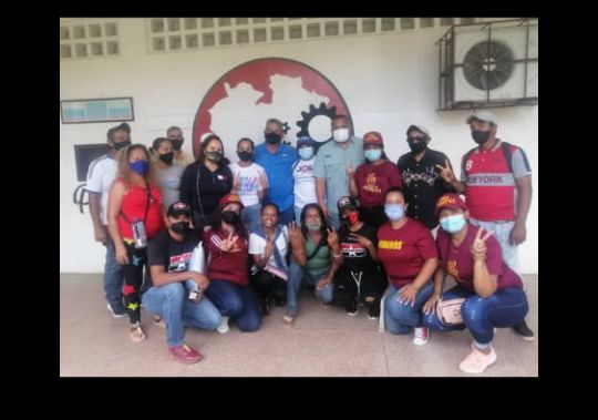 SetraGuarico's tweet photo. #LaPasionDeTodos #10Nov En Reunión con nuestro camarada Candidato a la Alcaldía de Miranda @DonaireDonald y los #PartidosAliados #GPPS afinando detalles para las Elecciones Venideras. #TransporteTieneConQue #PartidosAliadosTienenConQue  @NicolasMaduro @josemvasquez @HAbreuMRT https://t.co/N307q3lfVU