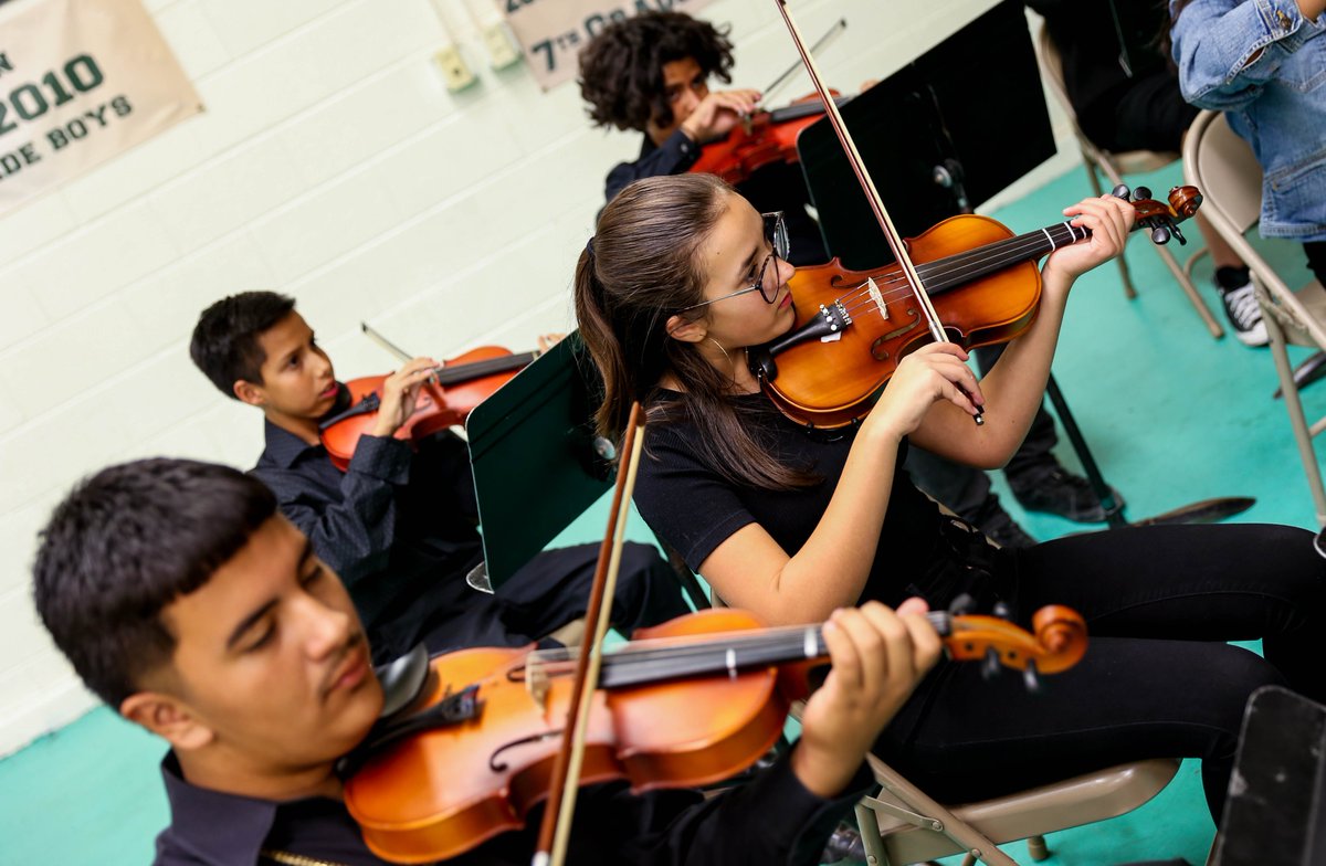 EPISD_FineArts's tweet photo. The Ross MS Orchestra, Band, and Choir, Performed in a Special Veterans Day Concert. Photography: AJ Cueto @EPISDFIneArts @ELPASO_ISD @RossRebelsEPISD https://t.co/q3H2cEfhWa