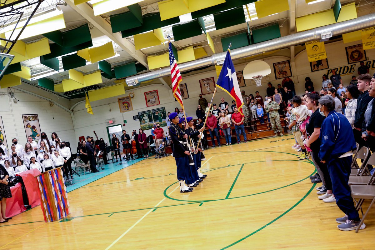 EPISD_FineArts's tweet photo. The Ross MS Orchestra, Band, and Choir, Performed in a Special Veterans Day Concert. Photography: AJ Cueto @EPISDFIneArts @ELPASO_ISD @RossRebelsEPISD https://t.co/q3H2cEfhWa