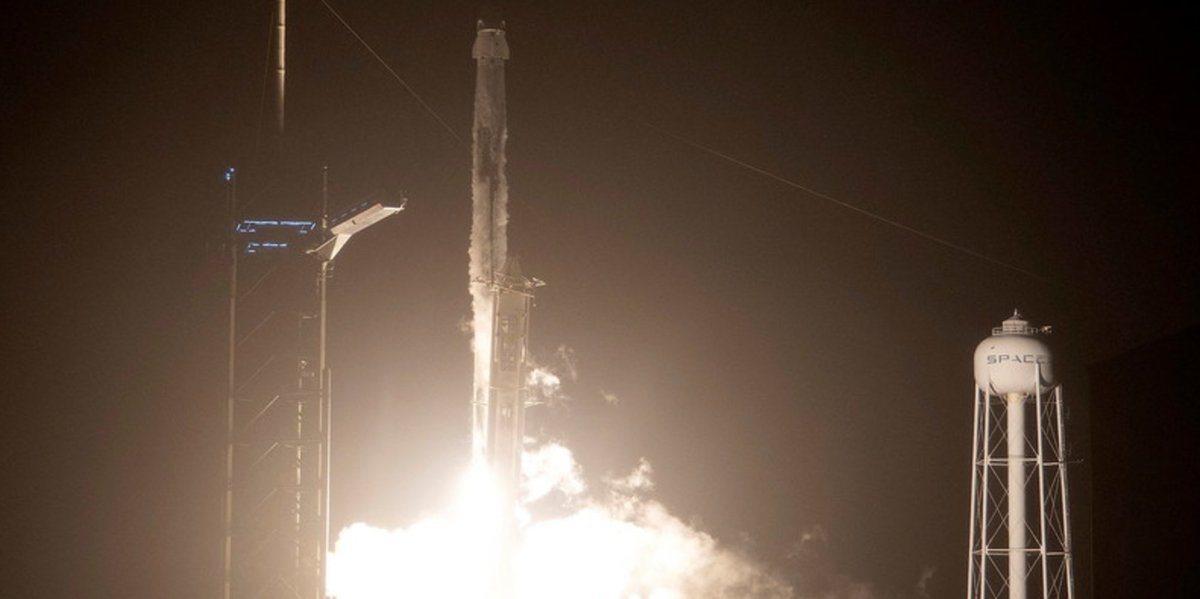 MediasetTgcom24's tweet photo. Usa: lanciato il Crew Dragon 3 verso la stazione spaziale Iss #crewdragon3 https://t.co/tkI0y2H9tJ https://t.co/GgsHiqNoJg