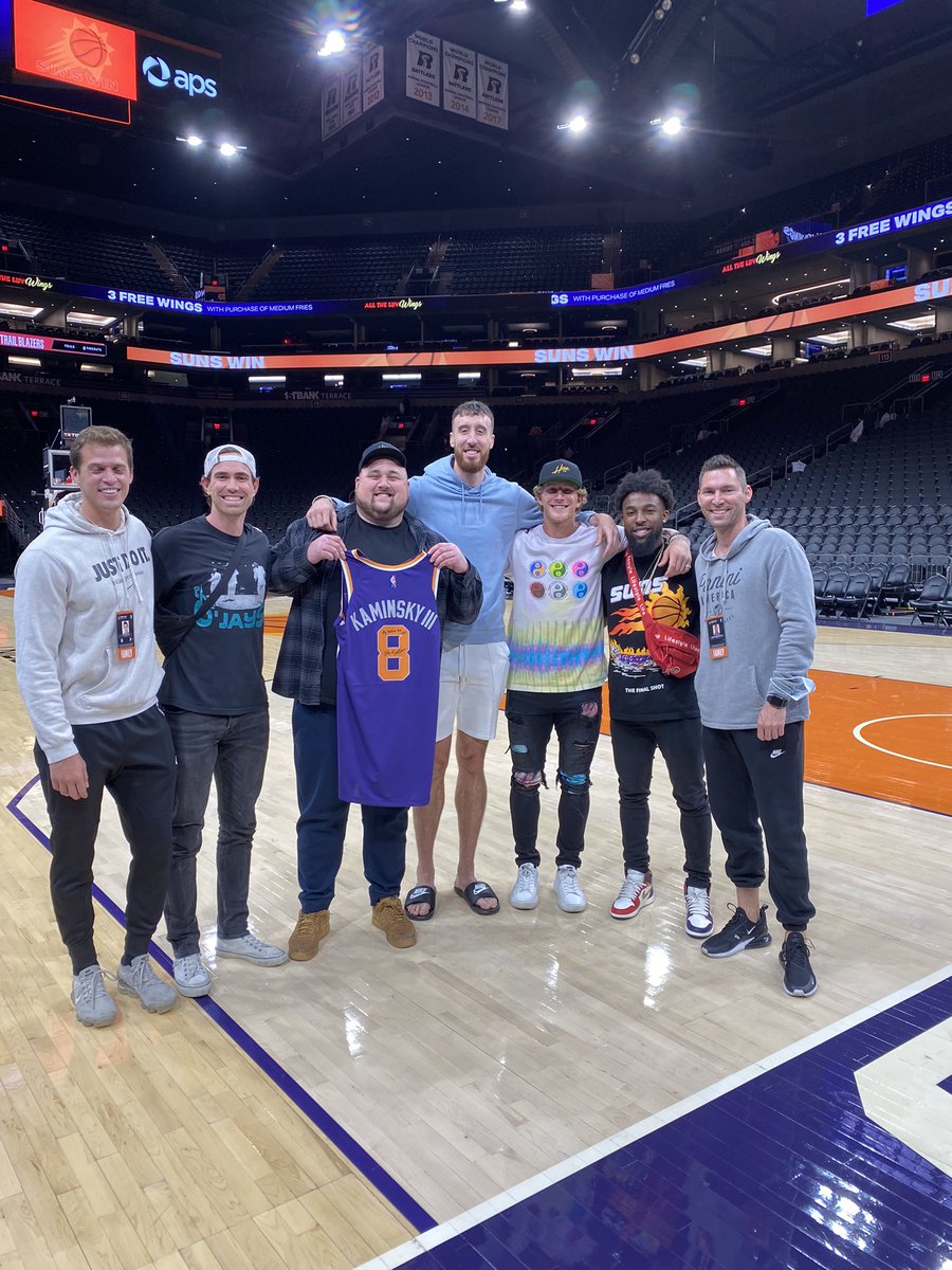 BeTheHoss's tweet photo. S/o @FSKPart3 on dropping 31 tonight #bethehoss https://t.co/y8H1ef6BOn