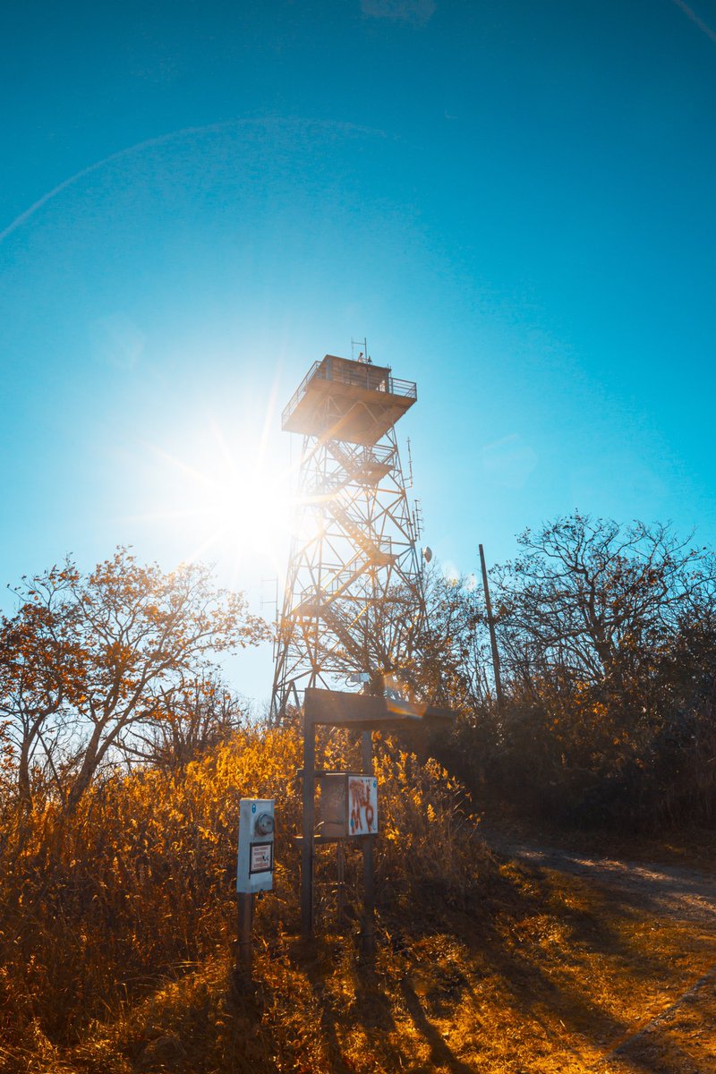 _asleepnow's tweet photo. Adventure more.

#adventuremore #fryingpanmountainlookouttower #pisgahnationalforest #northcarolina #blueridgeparkway #blueridgemountains #blackandwhitephotography #tealandorange #outdoors #outdoorphotography #firetower #lookouttower #sony #sonyalpha #sonya7riii #a7riii https://t.co/yXKZ3Fs1Y0