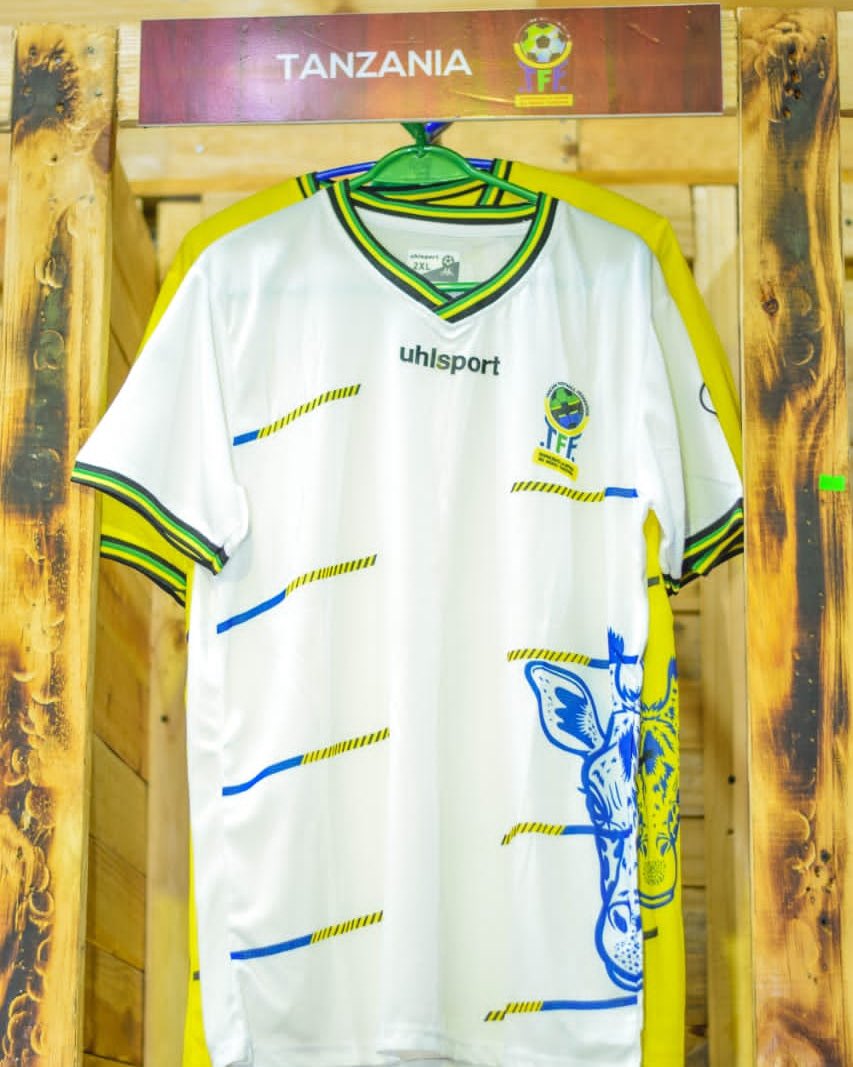mshambuliaji's tweet photo. TANGAZO
Duka la #m9sportsstore lililopo maeneo ya Dar free Market Kinondoni limetoa punguzo la bei kwa jezi za Timu ya Taifa ya Tanzania
Wewe kama mzalendo Tafadhali pitia pale dukani ujipatie jezi yako katika Rangi uipendayo
Piga simu 0626348412 au 0621476449
#TanzaniaKwanza https://t.co/xgXC6OuO01