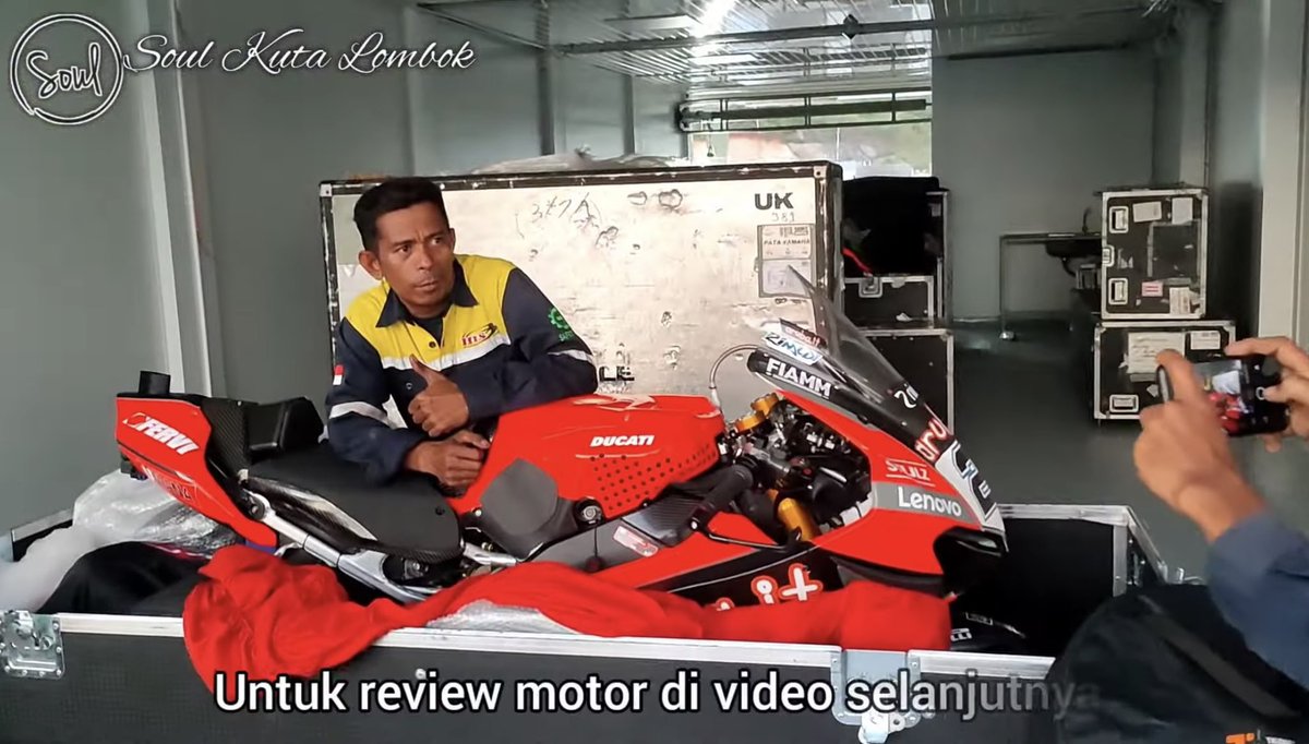 tirta_cipeng's tweet photo. Bajinguk. Kesel tenan aku

Sirkuit mandalika ki pembangunan e larang suuuu 1.1 trilliun

Sebelum ngonten , utekmu di nggo sek ! https://t.co/ZZrgjGHkxp