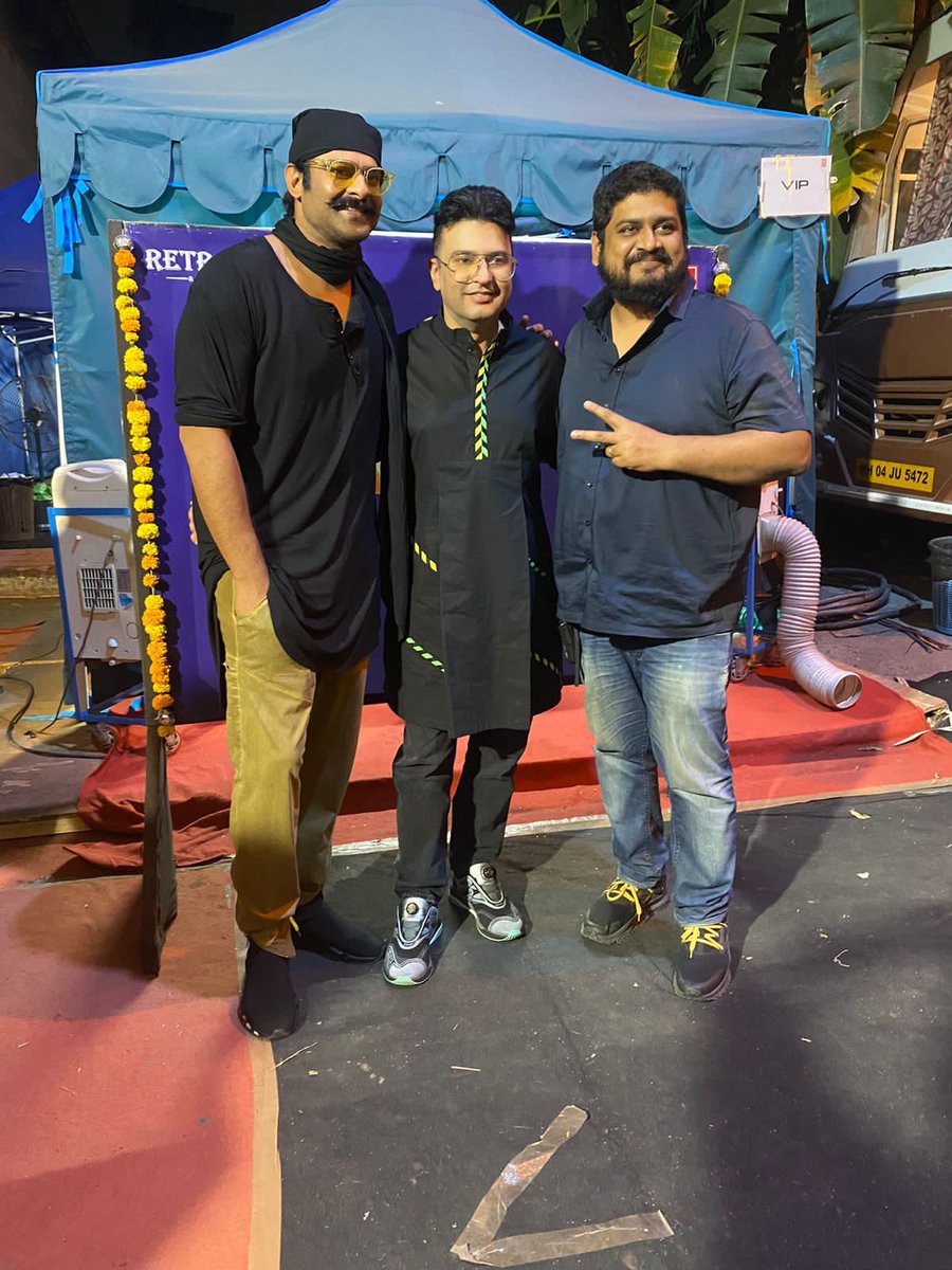 TSeries's tweet photo. It's a wrap for Adipurush!!!
A wonderful journey has come to its finish line. Can't wait to share with you the magic we have created.
#Adipurush #103DaysOfShoot 
 
#Prabhas #SaifAliKhan @kritisanon @mesunnysingh @omraut #BhushanKumar @vfxwaala @rajeshnair06 @TSeries @retrophiles1 https://t.co/3bEn7h6JLu