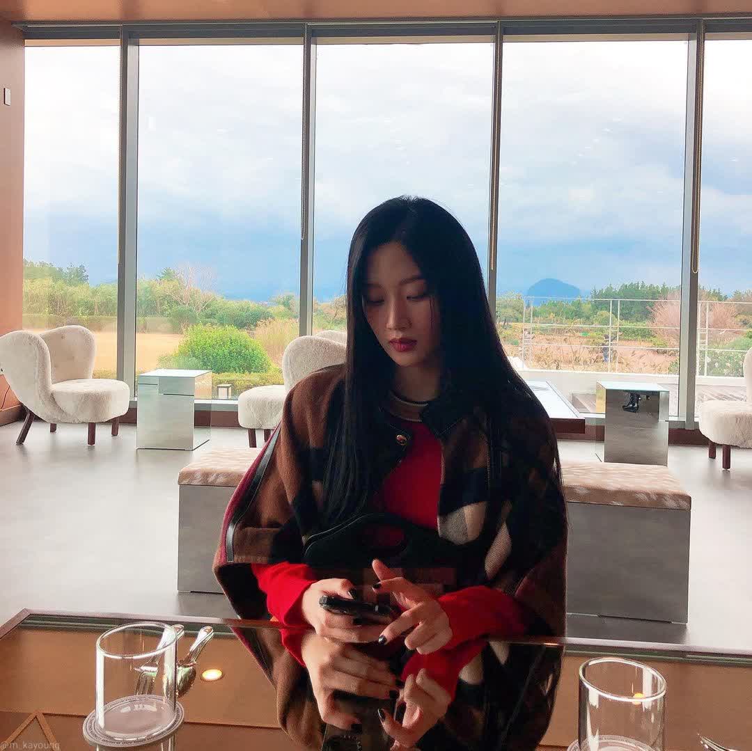 RioAnimas's tweet photo. Burberry×MunKaYoung
#Burberry 
#BurberryJeju 
#BurberryXMunKaYoung https://t.co/jO93w9AIjj