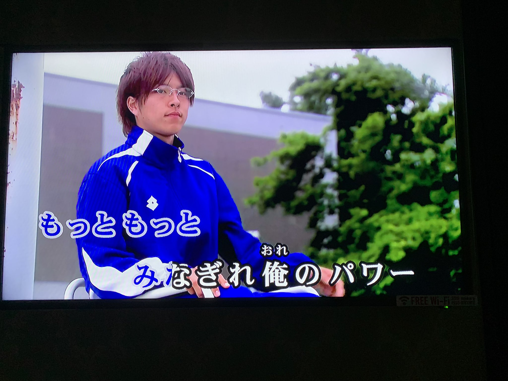 カラオケでテニプリ系の曲を歌うと 偽物の青学メンバーみたいなのが出てくる 話題の画像プラス
