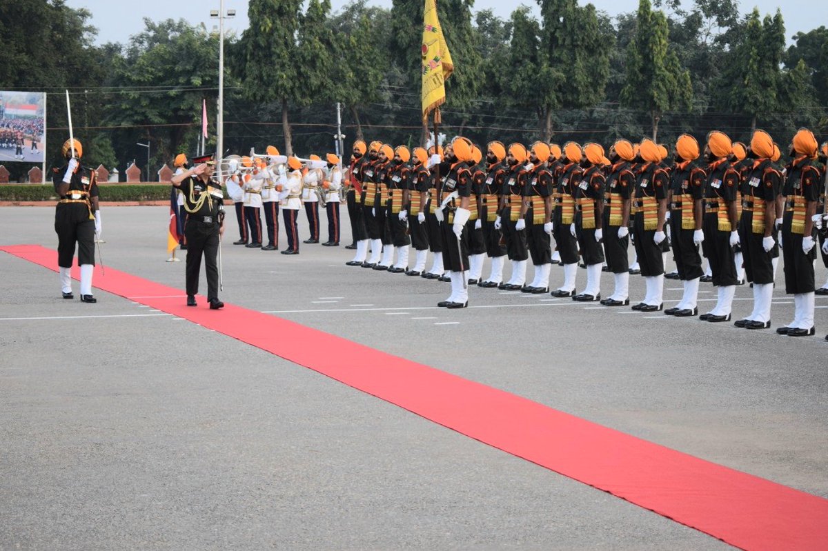 adgpi's tweet photo. General MM Naravane #COAS and Colonel of The SIKH LIGHT INFANTRY is on a two day visit to The Sikh Light Infantry Regiment Centre, Fatehgarh to attend the 28th Battalion Commanders' Biennial Conference of the Regiment. #COAS received an impressive Guard of Honour on the occasion. https://t.co/oxfxzIzOvm