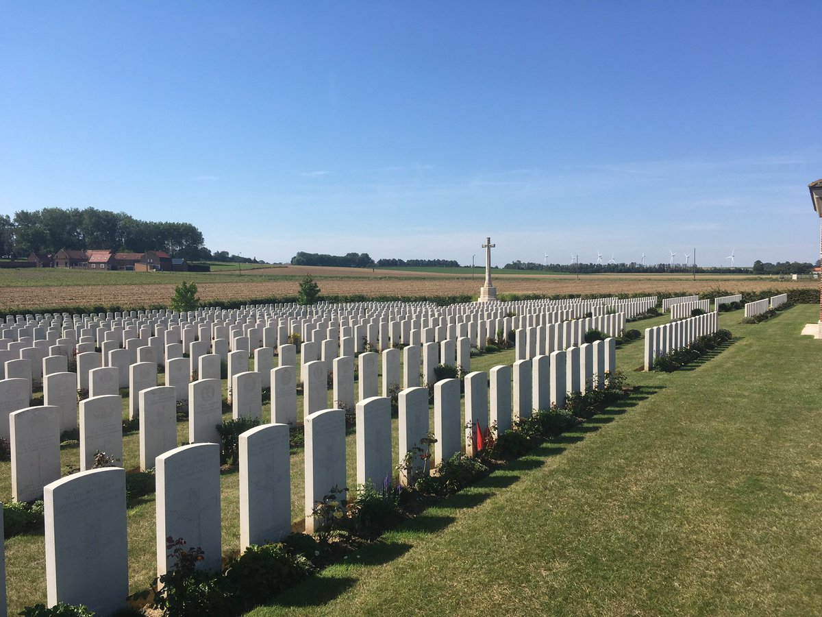 peter_luft's tweet photo. My thoughts on #armisticeday turn to all the British &amp; Allied Forces who fought so bravely for our freedom during WWI, WWII &amp; many other overseas conflicts, for our freedom 
#LestWeForget https://t.co/uwFlYY3B3f