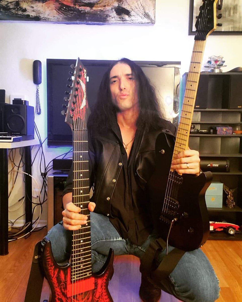 dante_424's tweet photo. Dual wielding is key 🔑 to achieve maximum shredability. https://t.co/Ly2TLLiJYc