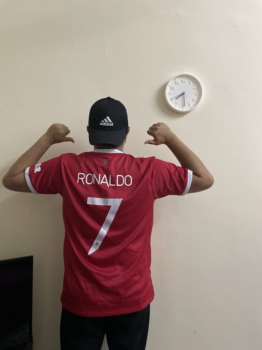 afiqapexzz's tweet photo. @fariz_ismail Haha.. kalh xpe janji ronaldo score.. siuuuuuuuuuu... https://t.co/PzeBVASu2W