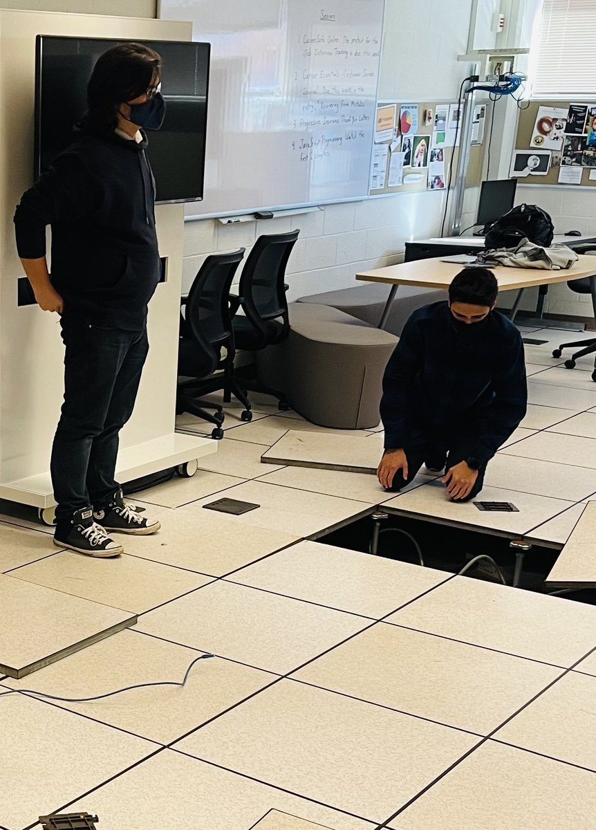 Lucy Ott tweet media