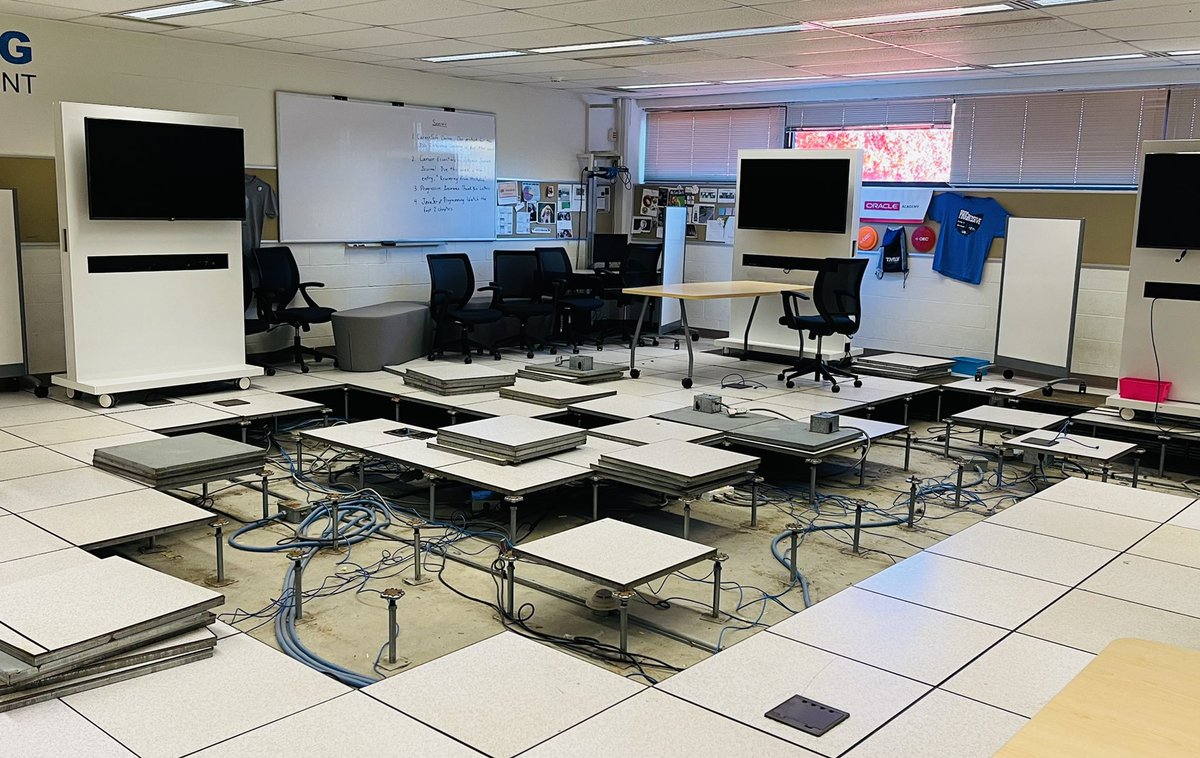 Lucy Ott tweet media