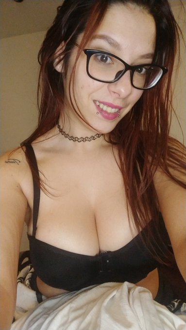 Watch Zenda SEXY's leaked NSFW photo on TwXstars