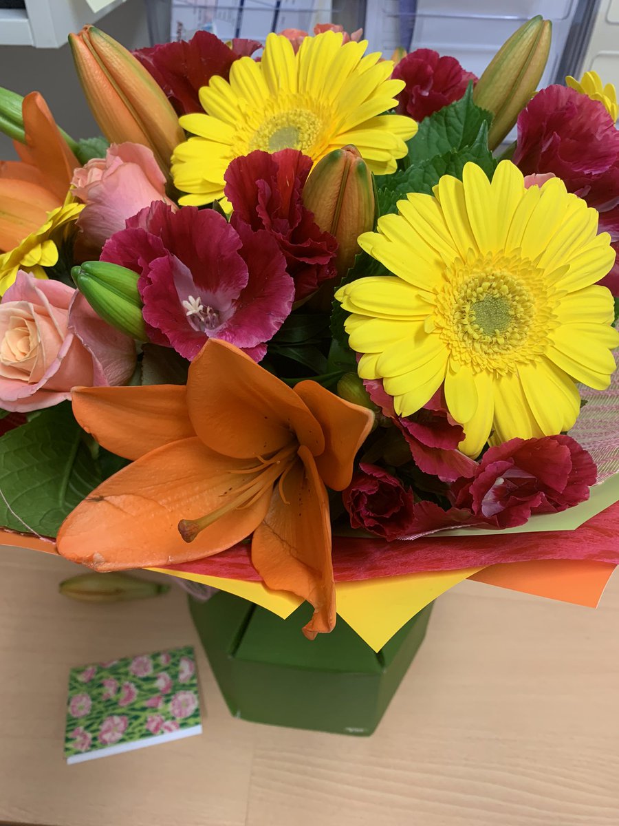 Gestures like this can suddenly brighten your day! #lovecolleagues #doctorwellbeing