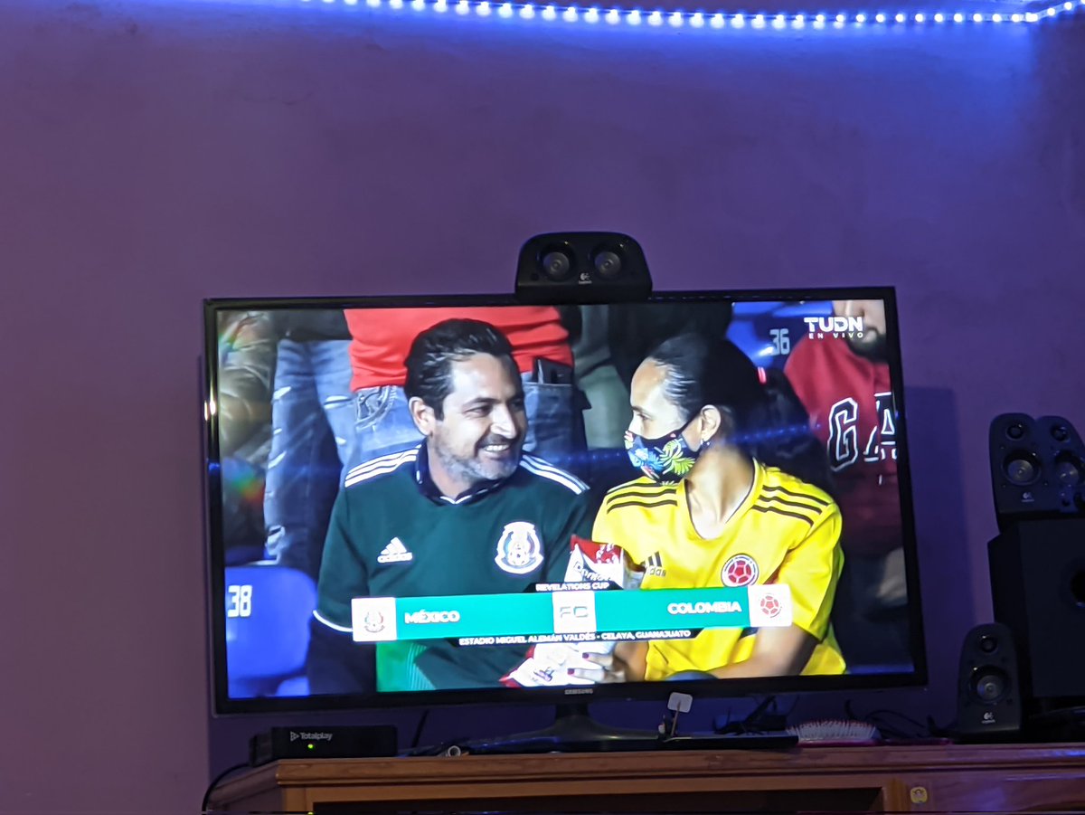alverickito's tweet photo. México vs Colombia, estará mi bebé @Andres_Vaca_ en la narración.
#blessee #BlessedTeam https://t.co/dgKRg1y3Jh
