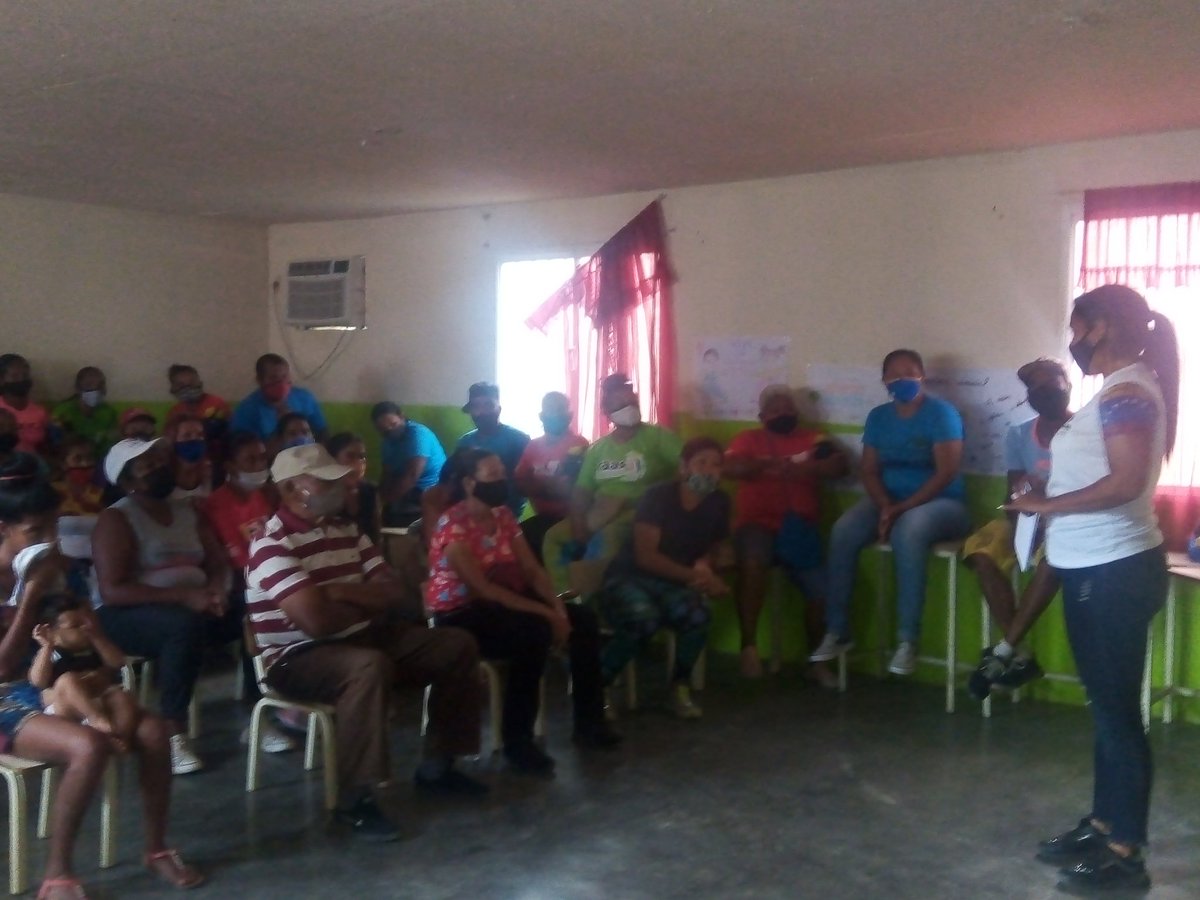 MonteroNatza's tweet photo. #1x10VotarParaGanar @dcabellor Desde la @BmUbch afinamos detalles para el triunfo de nuestra dupla en Mun Mariño @Soykarinacarpio y @johanitakenpo . #VenezuelaTieneConQue @mercedeslouzaod @DulceLe14 @ParedesUmbria @EYASMIN1205 @lanenagz @Alicia53532006 @avelinosalazar7 https://t.co/PM55aonChZ