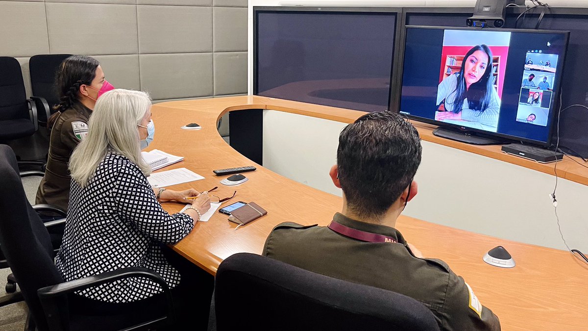 RuthVillanuevaC's tweet photo. Esta tarde nos reunimos con @BrendaFragaMich, Titular de la @SeMigranteMich, con el fin de optimizar la coordinación interinstitucional con el @INAMI_mx para el arranque del Operativo Invierno 2021 del Programa @HeroesPaisanos que se llevará a cabo en los próximos días. 🇲🇽 https://t.co/klGZVJHfXk