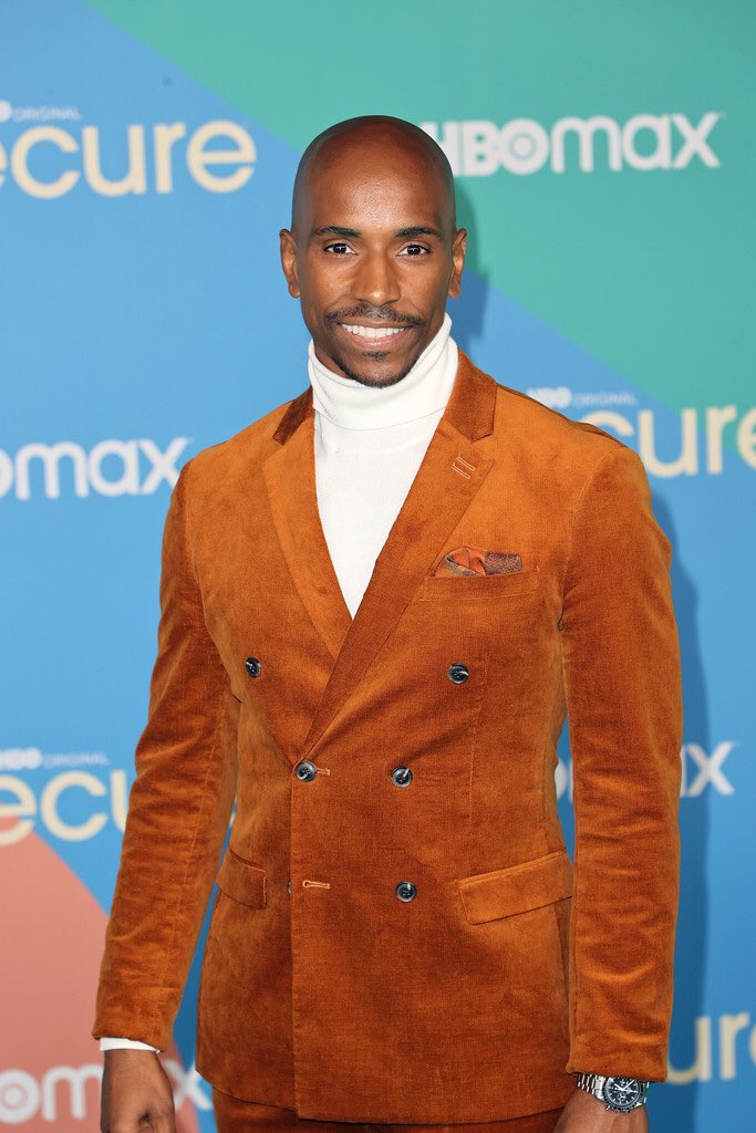 TheRiskingSpace's tweet photo. This week! Leonard Robinson (@insecurehbo, @WildNOut, @groundlings, @TheComedyStore) talks about the discipline it took for him to get from Howard’s school of biz to Hollywood &amp; how his martial arts training has guided him. Other topics: comedy as a coping mechanism &amp; charcuterie https://t.co/isxj0SGybF