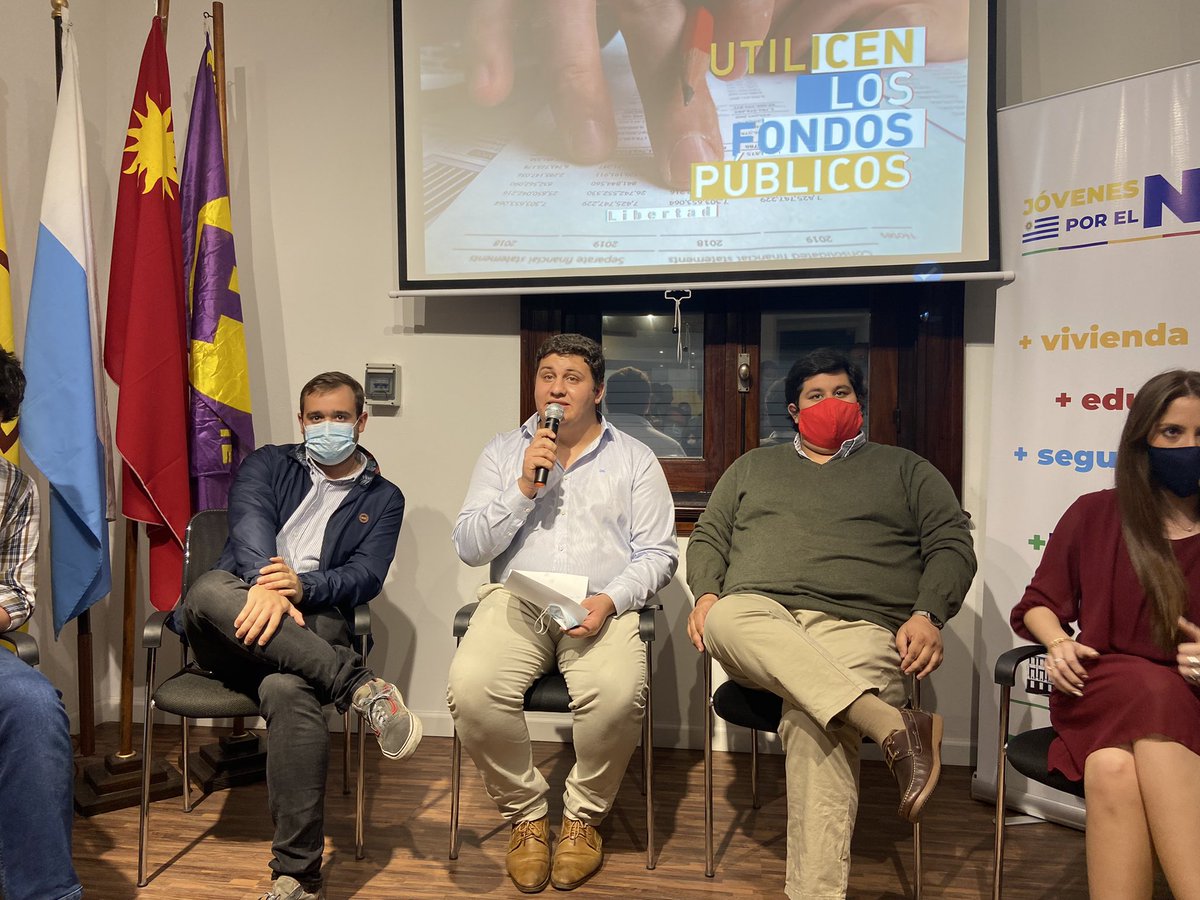 juanialtezor's tweet photo. Hoy estuvimos participando en el primer acto de las juventudes de la coalición en representación del @PNACIONAL
Nosotros conversar sobre vivienda y los cambios que trae la LUC
¡Gracias @Cabildo_UY por abrí las puertas de su sede!
#JovenesPorElNo #VotaNOderogar https://t.co/jtvzeA2odS