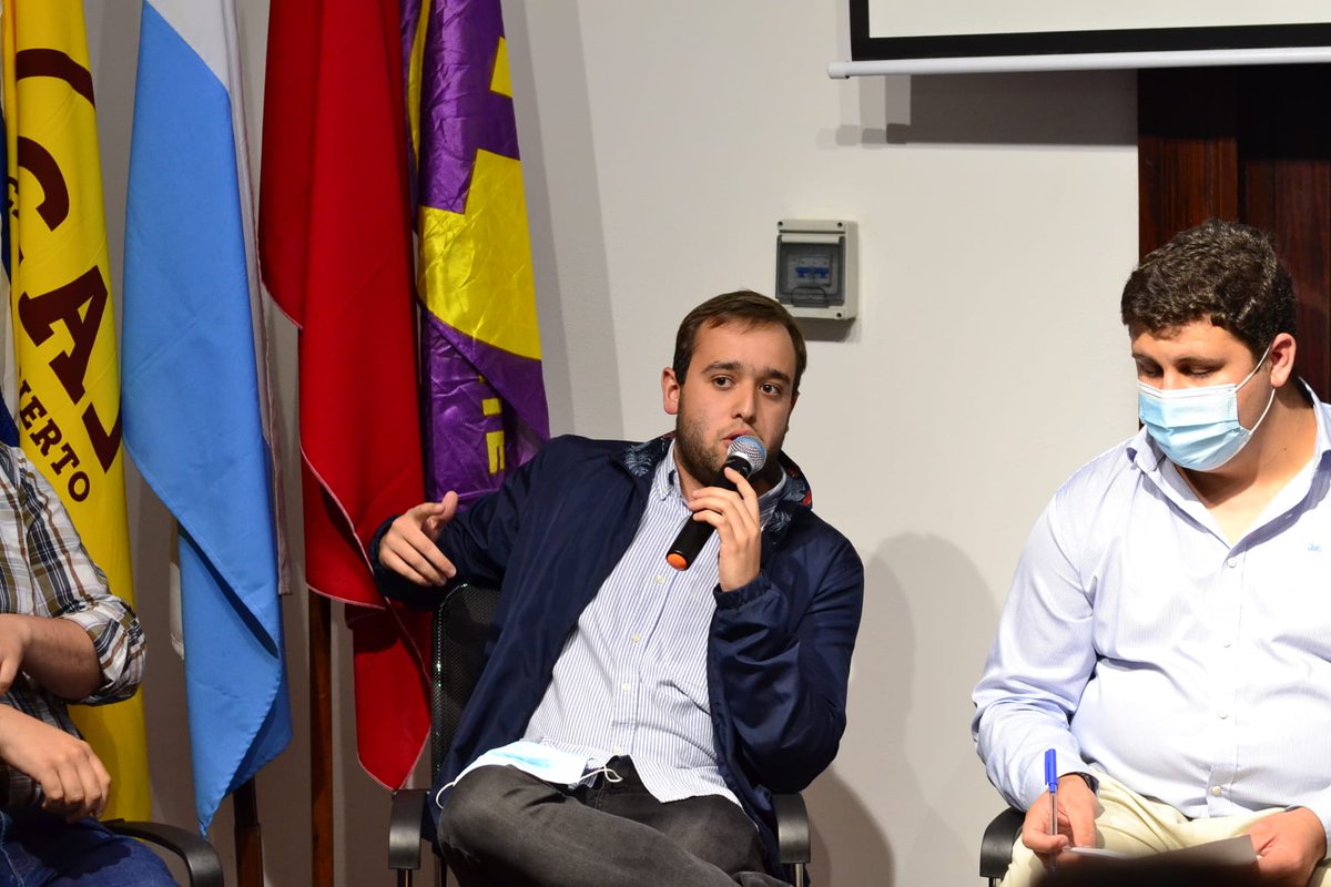 juanialtezor's tweet photo. Hoy estuvimos participando en el primer acto de las juventudes de la coalición en representación del @PNACIONAL
Nosotros conversar sobre vivienda y los cambios que trae la LUC
¡Gracias @Cabildo_UY por abrí las puertas de su sede!
#JovenesPorElNo #VotaNOderogar https://t.co/jtvzeA2odS