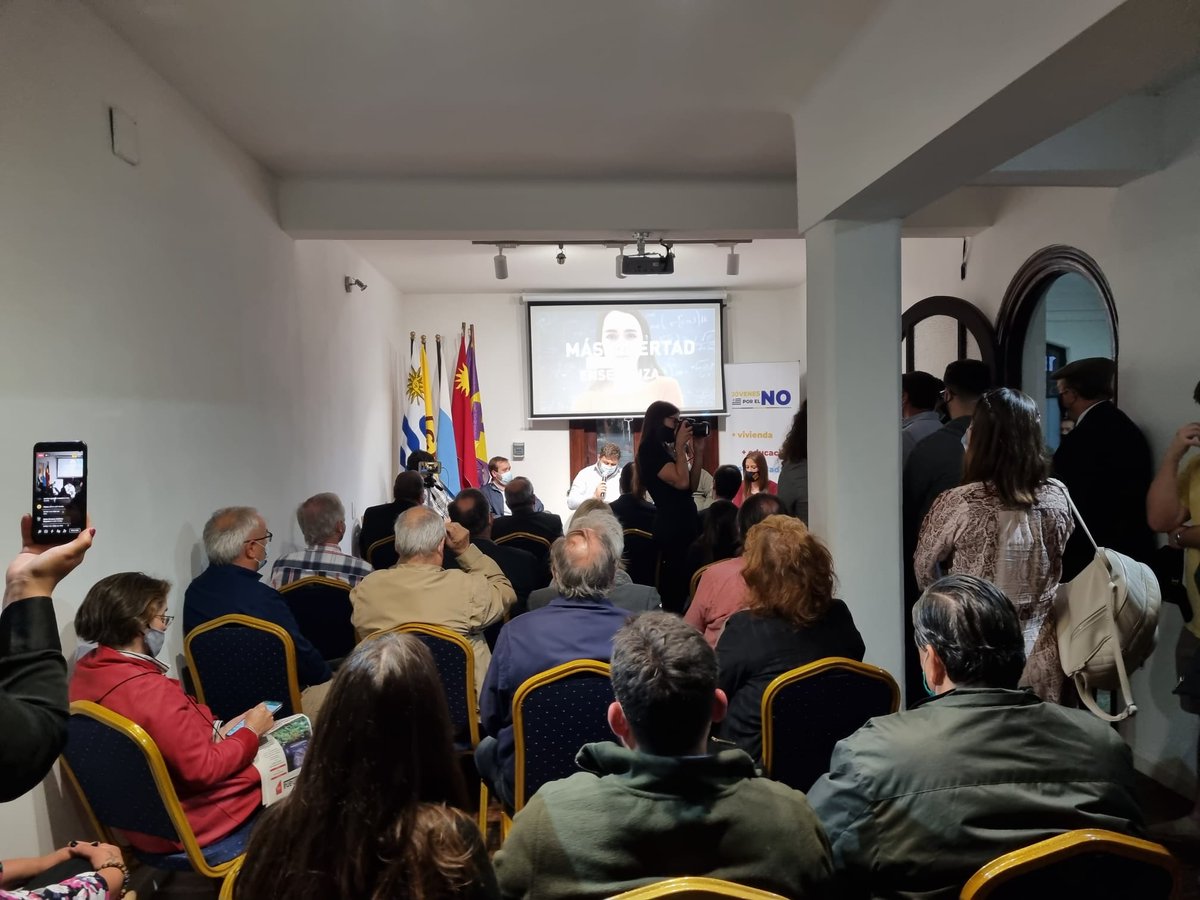 juanialtezor's tweet photo. Hoy estuvimos participando en el primer acto de las juventudes de la coalición en representación del @PNACIONAL
Nosotros conversar sobre vivienda y los cambios que trae la LUC
¡Gracias @Cabildo_UY por abrí las puertas de su sede!
#JovenesPorElNo #VotaNOderogar https://t.co/jtvzeA2odS