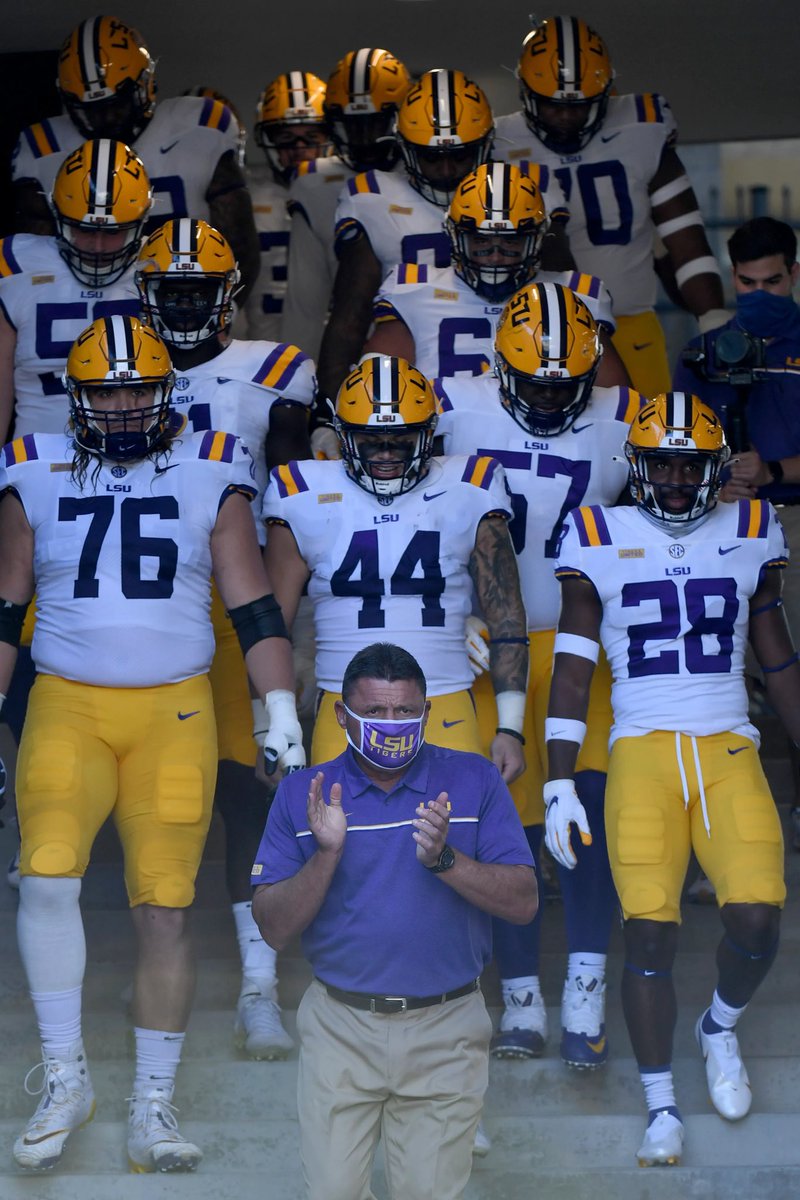Waltclaire1's tweet photo. AGTG…BLESSED TO RECEIVE AN OFFER FROM LOUISIANA STATE UNIVERSITY @DwayneThomas_ @CarterRamsFB @Coach_FredM @Coach_Timmerman #GoTigers🐯 https://t.co/urW1rrj0HJ