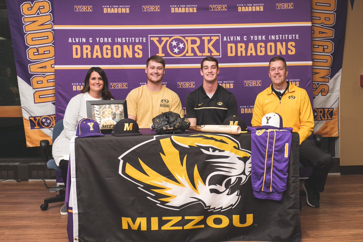 nicsmith_41's tweet photo. Officially official. Very excited for my next chapter! Thank you to everyone who has made this dream of mine come true! https://t.co/hnqcDU70m7
