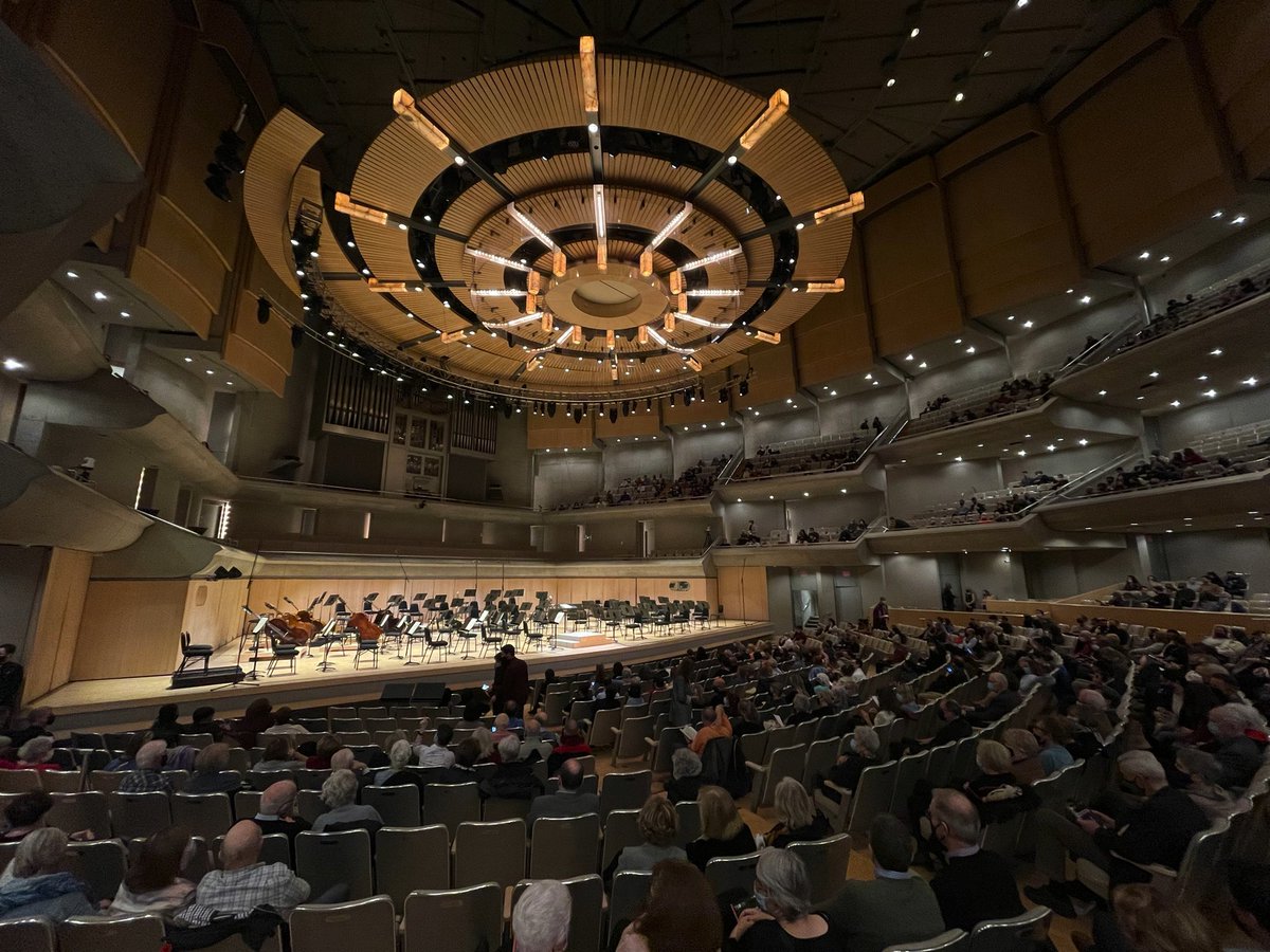 It's been 20 months, 4 days, 22 hours &amp;30 minutes since the TSO and our audience were together @RoyThomsonHallTO. Tonight, we welcome our new Music Director and rejoice in "A Welcome Return: Gimeno &amp; Your TSO." 

Tickets still available for Nov. 11 &amp; 13 👉 TSO.CA/Concerts