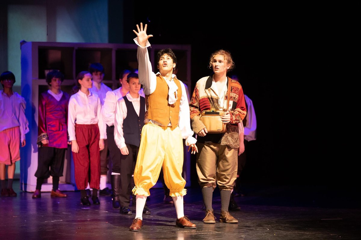 JasperWildcats's tweet photo. #itsamusical     Two brothers set out to write the world’s first musical in this hilarious mash-up of sixteenth-century Shakespeare and twenty-first-century Broadway
https://t.co/dFpbnf0Usc https://t.co/AFxLpPZCRg