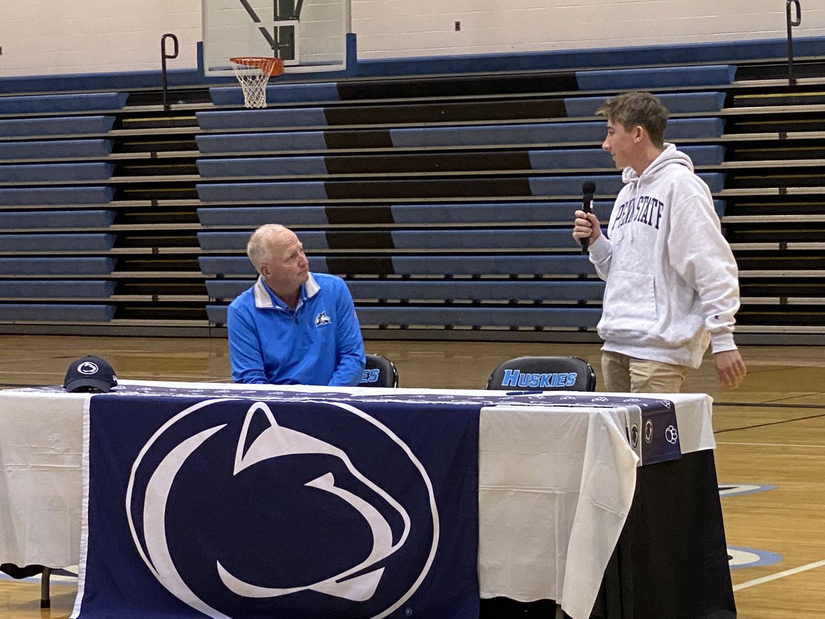 HuskiesAD's tweet photo. Congratulations to Jack Zubkus on signing an NLI to continue his education and play golf at Penn State. @jackdoles @FHNPrincipal @wzzm13 @FHPSnews @FOX17Zach @Steve_Kaminski @WOODTV @jhutt5 #HuskyPride https://t.co/QH0by6IzUU