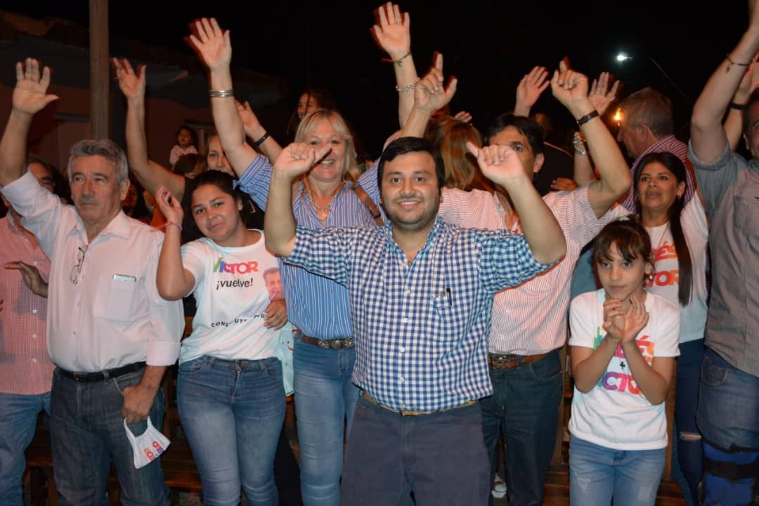 Pablo_romerook's tweet photo. Lo que dejó la última reunión general organizativa 😄🙌🏼 estamos listos para el triunfo del domingo, sin olvidar nuestro Cierre de Campaña de mañana 💪🏼 #VamosConstruyendoFuturo https://t.co/PJ3OvcHtww