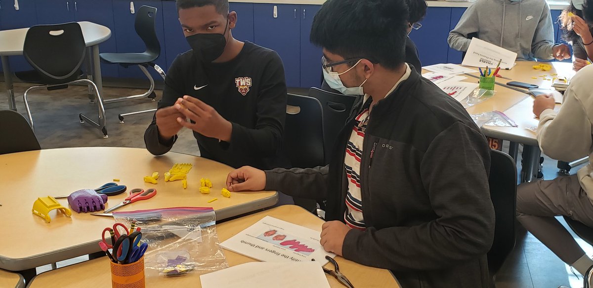 drhollym's tweet photo. @TheWalkerSchool Thank you, Walker Maker Club for creating these awesome kid-sized hands for the eNable Alliance at eNabling the Future! https://t.co/klWvabsWYR