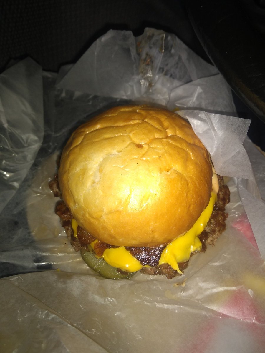 BraianMoyanoCjs's tweet image. Esto es amor #BurgerLab ❤️