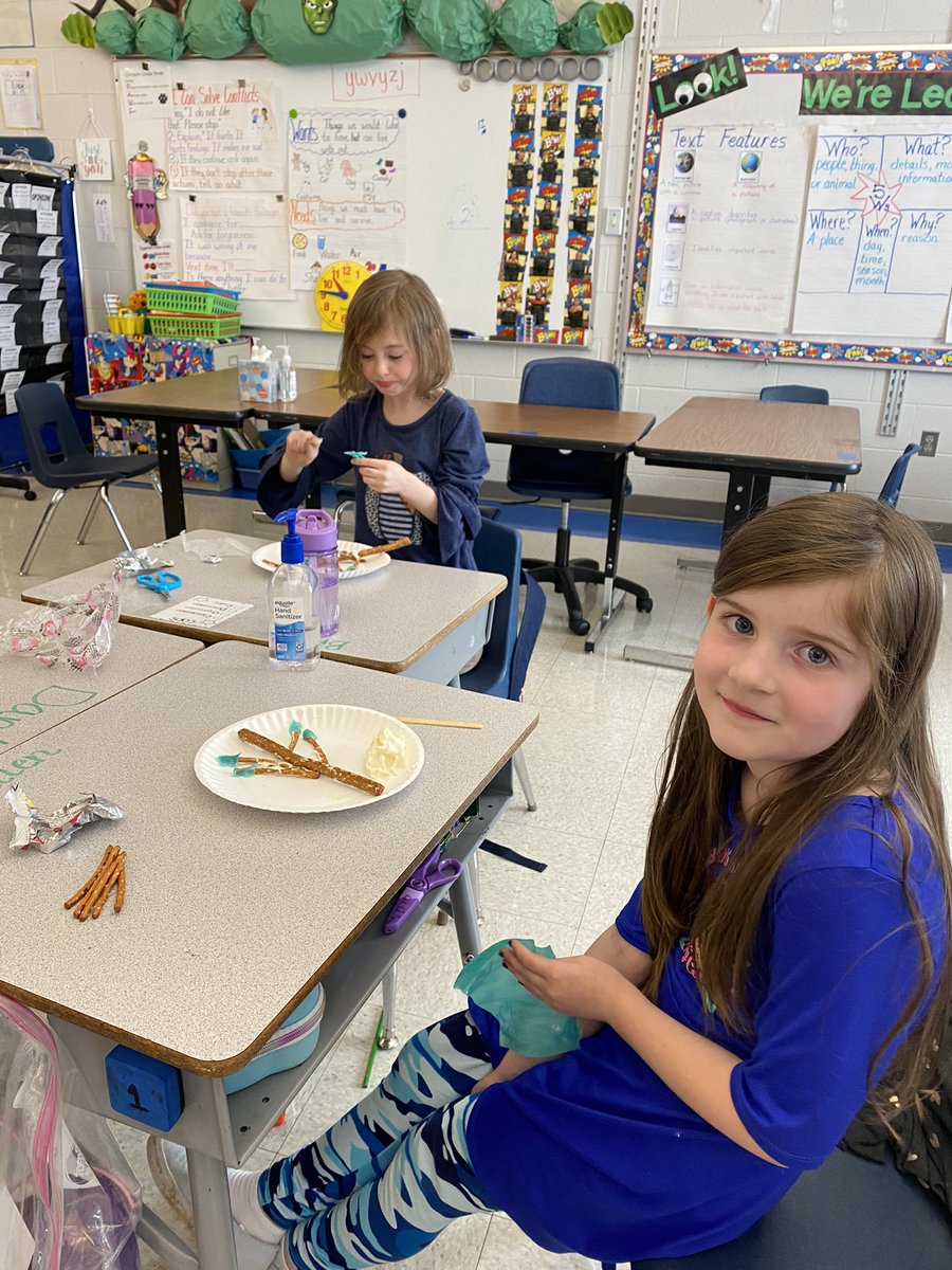 BogercCze's tweet photo. Fun Wednesday was a craft snack. They earned it! @CzeStrong #czestrong https://t.co/eTkcc3tPyp