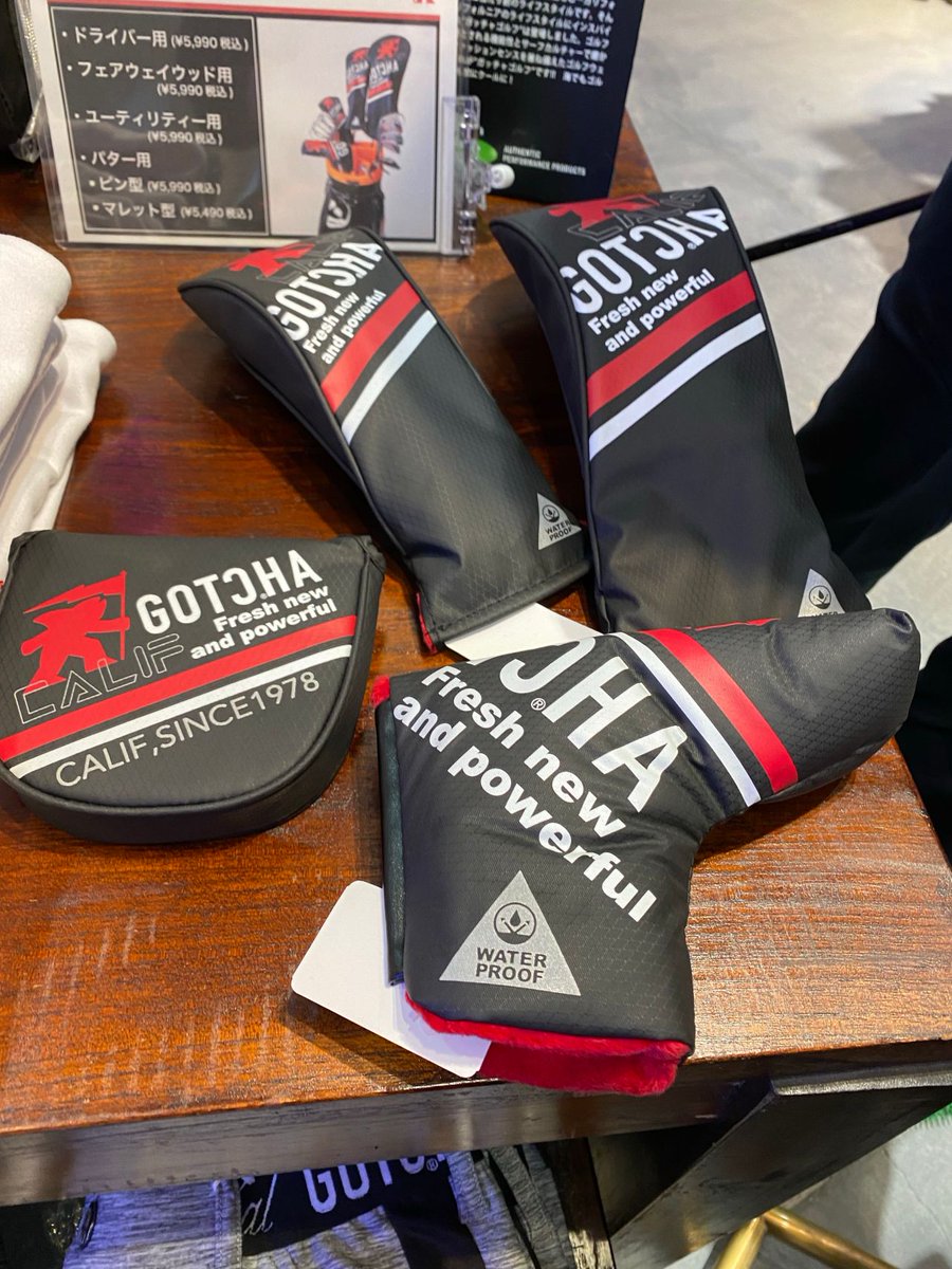 land_amazon's tweet photo. GOTCHA GOLFでは軽さを追求し、尚且つ強度もあるナイロンリップストップ生地を採用。表面に撥水加工を施しているので汚れや水に強い仕上がりに。内側はヘッドに傷がつかないよう柔らかいショートファーが保護してくれます。#GOTCHAGOLF #GOLF #ゴルフ好きと繋がりたい https://t.co/EnjsdjBuF4