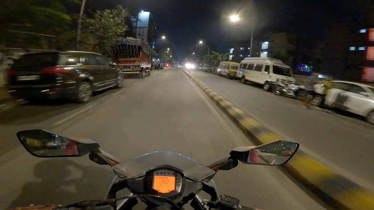 AnonymousRider0's tweet photo. Raat ko chalane ka maza hi alag hota hai😆😆 https://t.co/gxbwKYYaZo