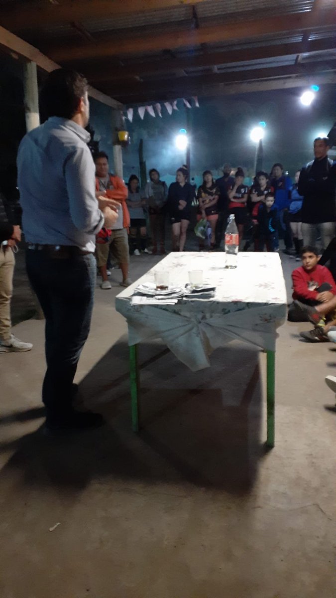 Terminamos el día conversando junto a vecinos y vecinas de Manuel Alberti que creen que hay otro camino #VamosConVos <a href="/RandazzoF/">Florencio Randazzo</a>