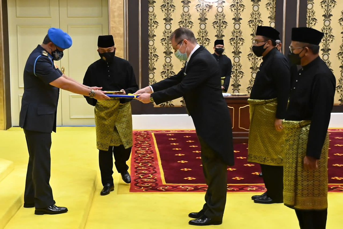 NorwayMy's tweet photo. Very honored to present my credentials to His Majesty the Yang di-Pertuan Agong at the Istana Negara.

 Looking forward to to further strengthen the bilateral ties in the years to come ! @MalaysiaMFA @saifuddinabd @Utenriksdept https://t.co/j6KYptz3Nw
