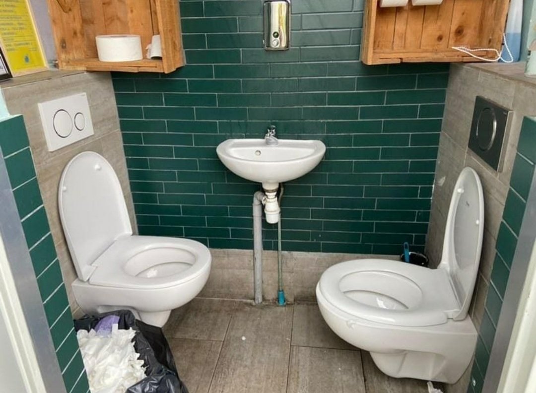 zeynepmyenisey's tweet photo. Your Great Reset Pod bathroom is a great place to socialize. Tag your bestie! https://t.co/7x4zYyo0Bm