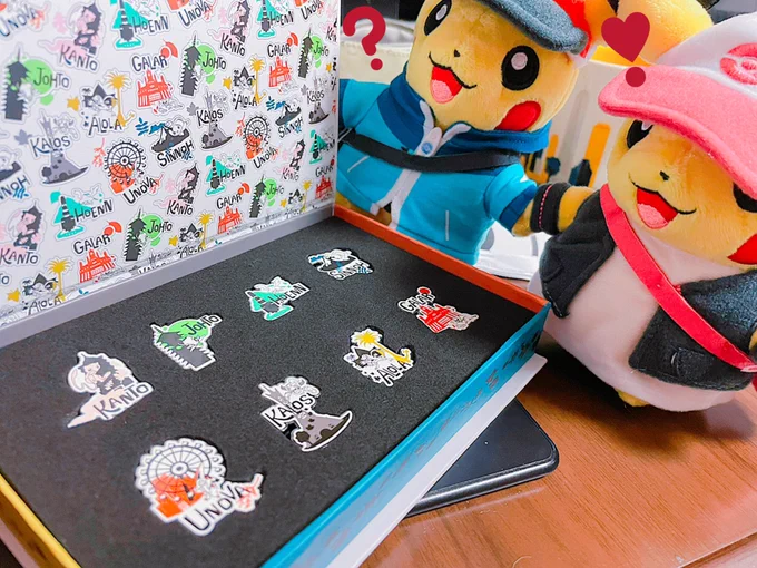あとこれはついでに買った全地方のピンズです かわいい😭 