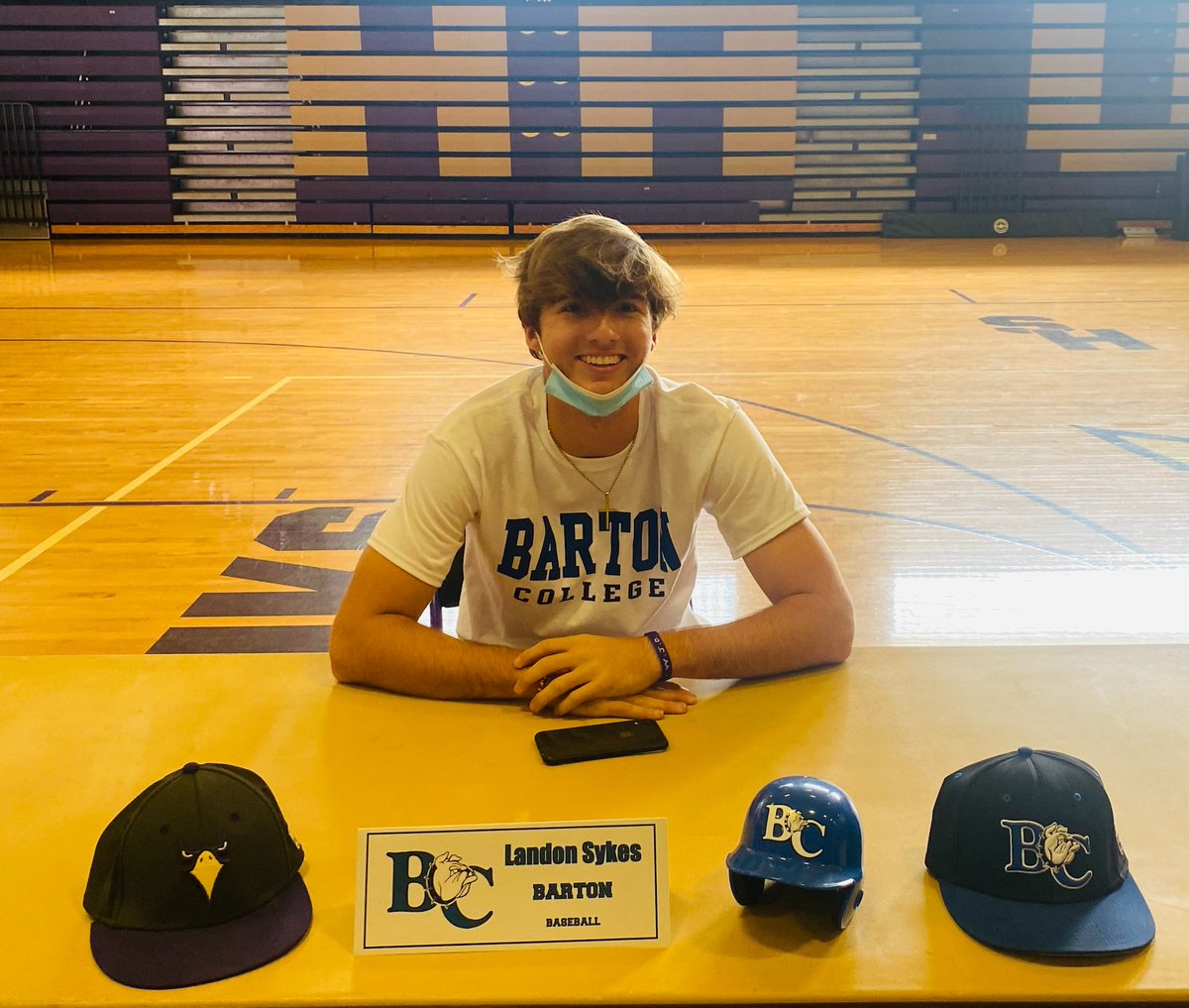 Johnneeb4UNC's tweet photo. Impressed at the work that @LandonSykes3 has put in so far.  Just the beginning.  Officially a Bulldog!! @BartonBaseball @hsbaseball2021 @tpanationals @B_YoungPT @LantzWheeler @sabbynazz @O2galStephanie @garrettsykes13 @bud_sykes https://t.co/8ZDAiQbVBQ