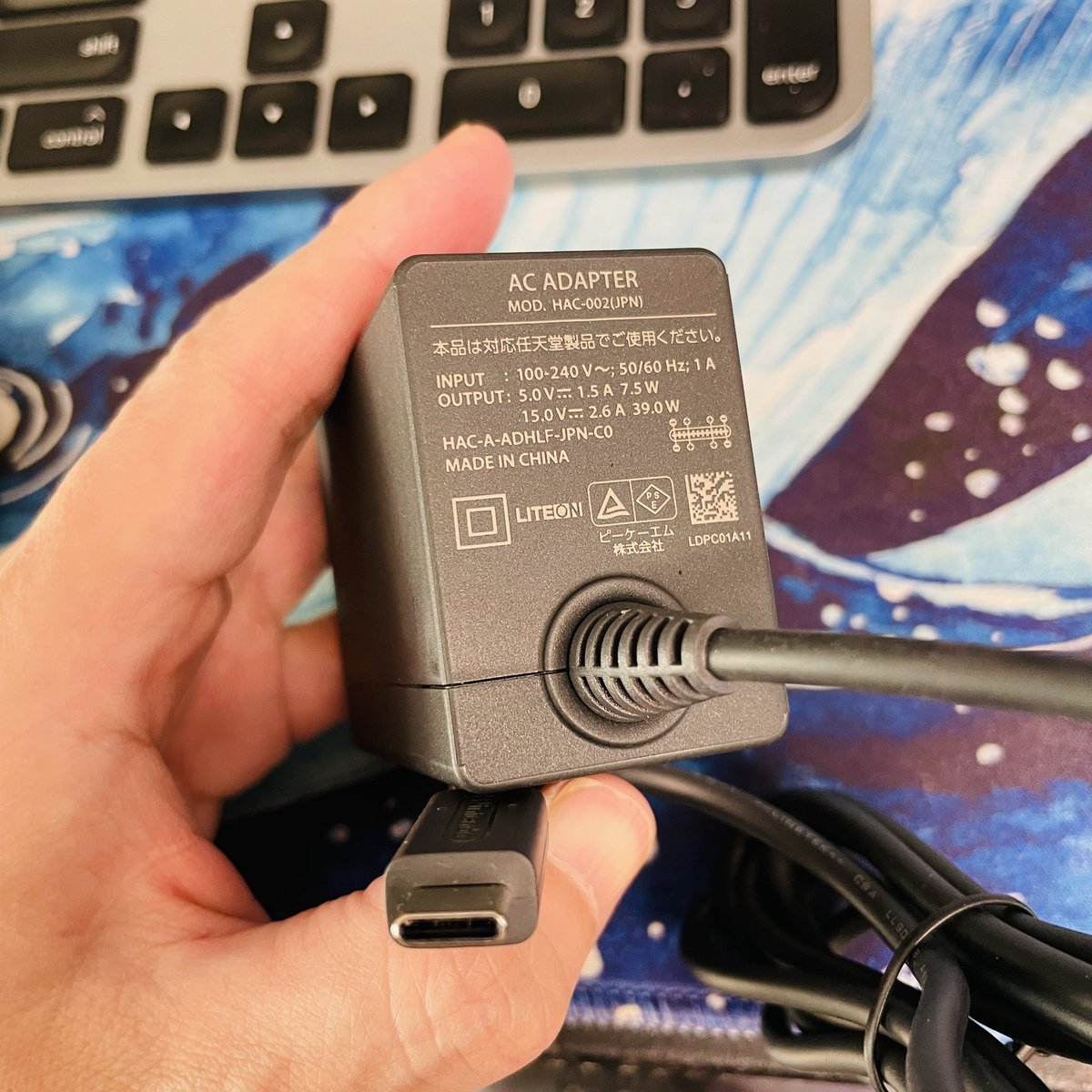 WebParty's tweet photo. PHPカンファレンス2021プレゼント企画で、Switch Lite 頂きました!
ヨドバシから送られてきたで、先日のMacBook返品できてなかったのかな?と思ったけど違った。
ギフトラッピングはセルフでやっておきました。ありがとうございます!
#phpcon #phpcon2021 #NintendoSwitchLite #mynewgear https://t.co/CDjDkRggTj