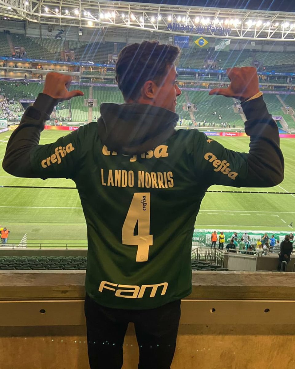 formuladisco's tweet photo. HE'S LIVING HIS BEST LIFE IN BRAZIL https://t.co/KwPFPoUtAp
