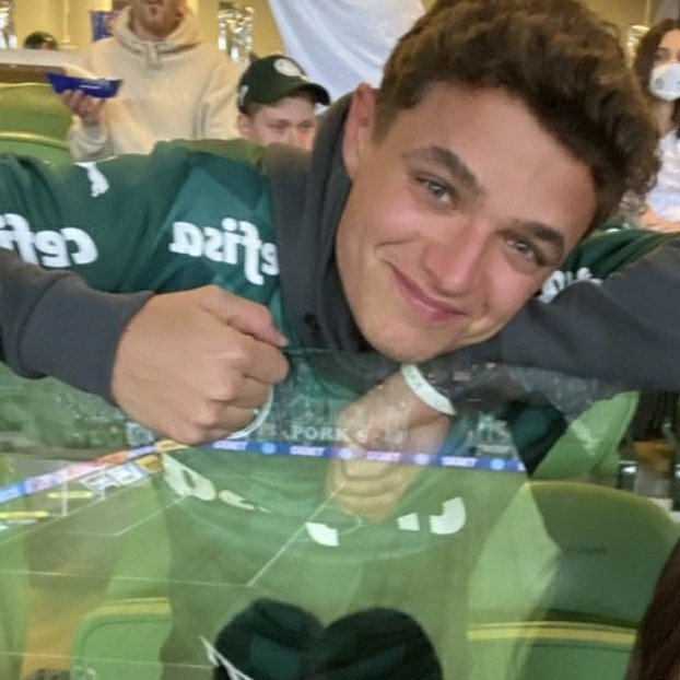 formuladisco's tweet photo. HE'S LIVING HIS BEST LIFE IN BRAZIL https://t.co/KwPFPoUtAp