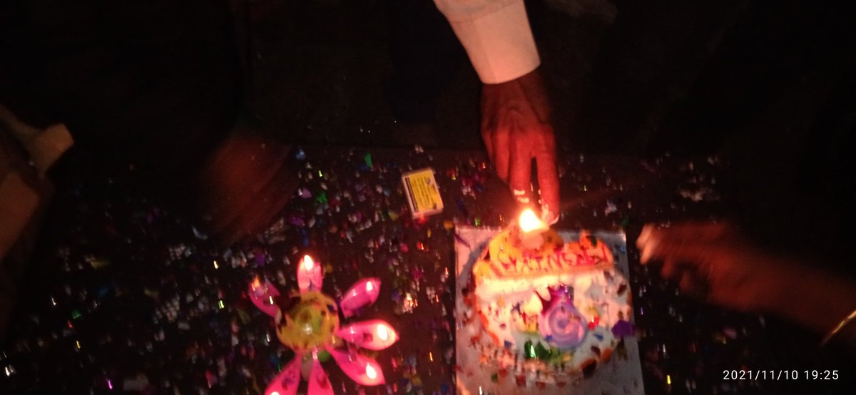RSBairwaINC's tweet photo. रात्रि को हमने हमारी बिटिया रानी #MonikaBadGoTi का #जन्मदिन पूरे @BadgotiFamily के साथ मनाया।

#birthdaycelebration https://t.co/7fOgAjGhpv