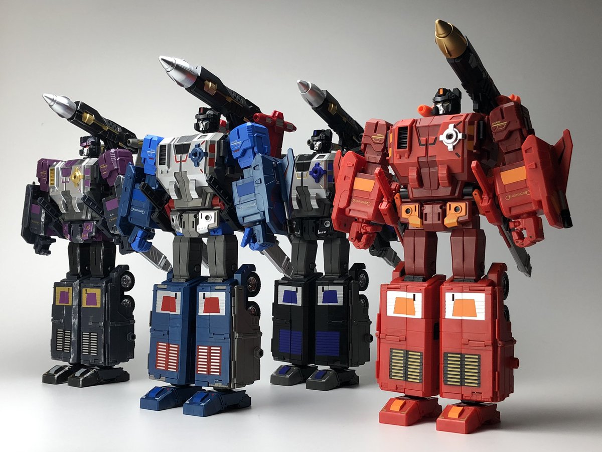 fans_hobby's tweet image. MB-11 GOD ARMOUR family - Robot mode + Mini drivers team! 

#fanshobby #thirdpartytransformers 
#powerbaser #masterforce #powermaster #godarmour #godarmor