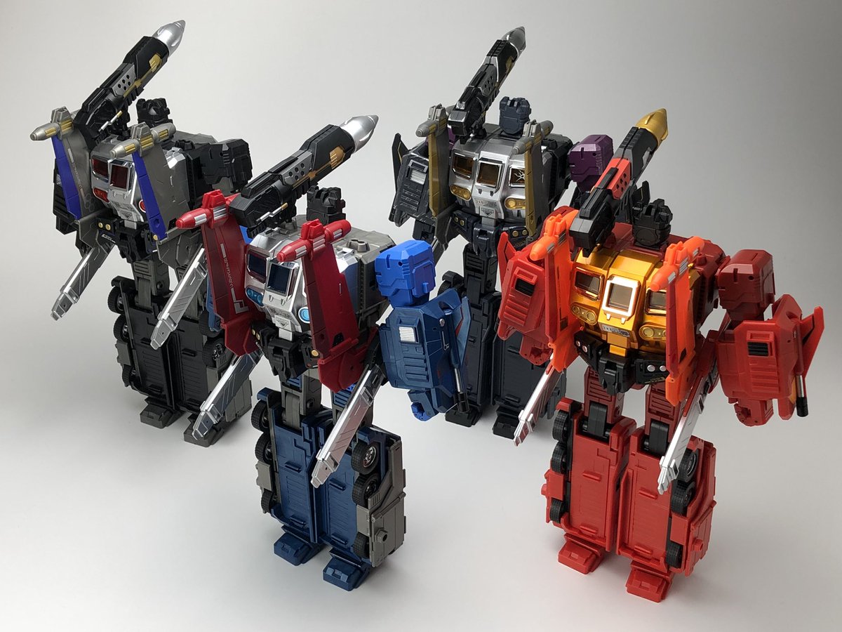 fans_hobby's tweet image. MB-11 GOD ARMOUR family - Robot mode + Mini drivers team! 

#fanshobby #thirdpartytransformers 
#powerbaser #masterforce #powermaster #godarmour #godarmor